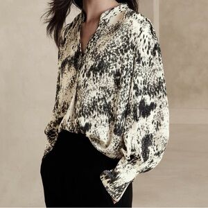 [XS] Petite Long Sleeve Chiffon Top Banana Republic Ivory Animal Pattern Blouse